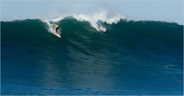 women-surfers.jpg