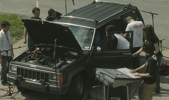 julian-smith-playing-a-jeep.jpg